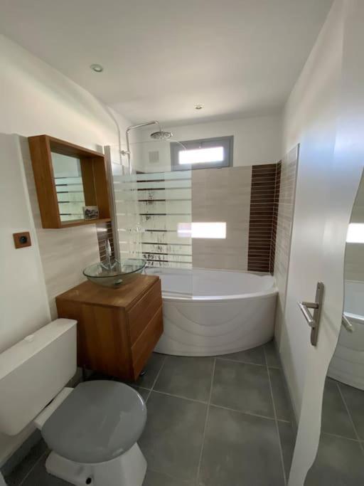 Agreable Maison, Plage A 400M, Jardin, Piscine Et Tennis サン・パレ・シュル・メール エクステリア 写真